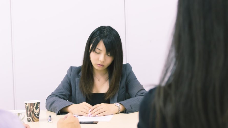 眠すぎて意識が飛ぶ…仕事や会議で眠い時にこっそりできる10つの対処法
